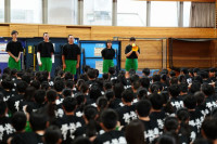 結団白