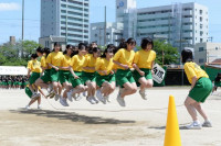 みんなでジャンプ黄