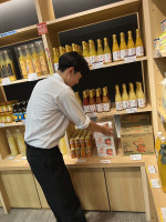 古湧園 十五万国【ミカンの木】商品の前出作業(道後)